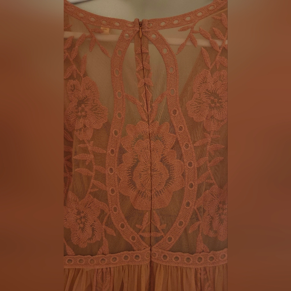 Wishlist Floral Embroidered Short Sleeve Maxi Dress - Picture 9 of 10